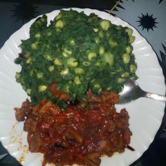 A picture of Mukimo with wet fried beef.