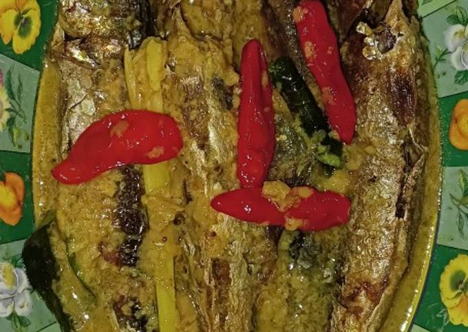 Resep Ikan Kembung Kuah Santan Bumbu Kuning Oleh Rofiah Janah Cookpad 