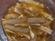 Una foto de que cocinar con las pencas de acelga
