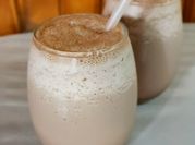 Una foto de chocolatada helada