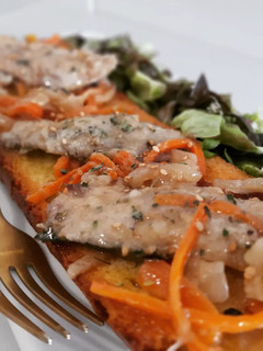 Una foto de Torrada de sardinas en escabeche