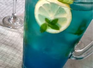 Una foto de Jarra de Litro Mojito con Curaçao