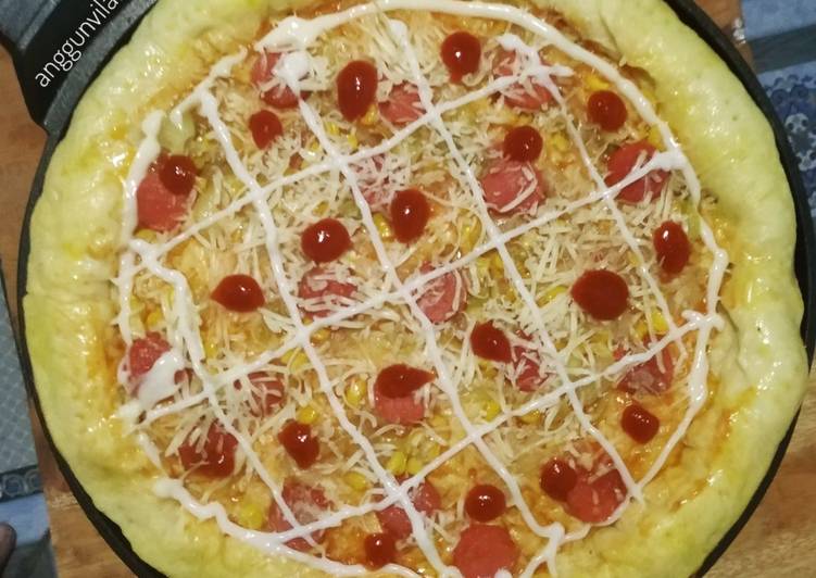 Resep Sausage Cheese Crust Pizza Teflon yang Enak
