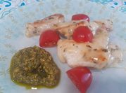 Una foto de pollo caprese