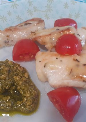 Una foto de Tiras de pechuga de pollo caprese