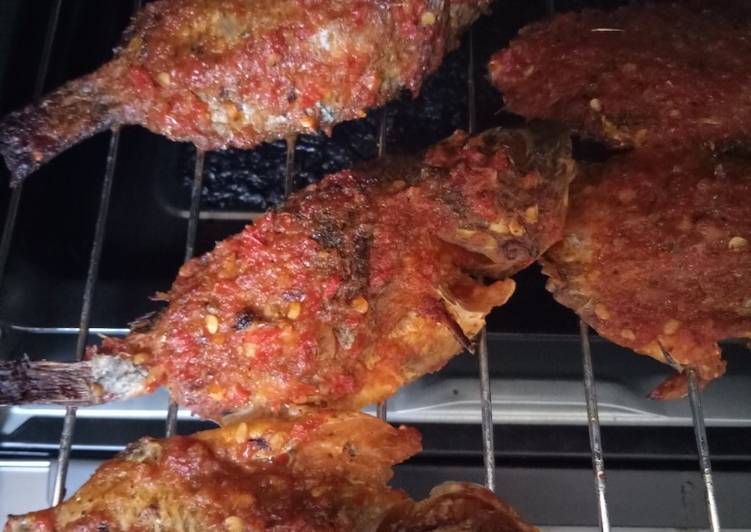 Resep Nila bakar pedas yang enak