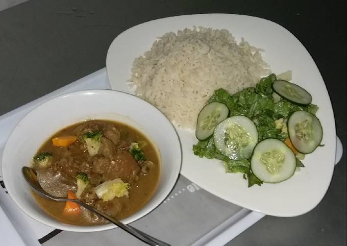Chicken Peppersoup, served with White rice
