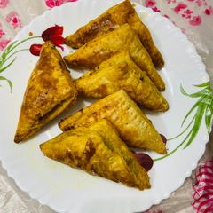 A picture of Mutton puff pastry.