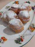 Bignè con mousse di yogurt al mirtillo