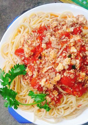 Hình của món Spaghetti sốt bò bằm trứng.