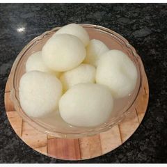 A picture of Rasgulle.