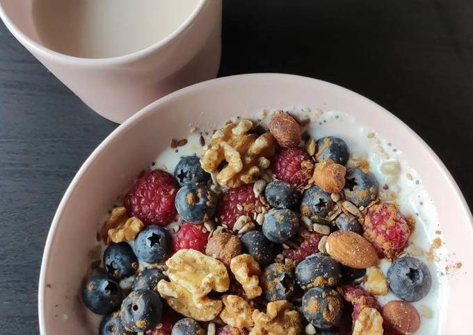 Bol De Kéfir Y Yogur Con Frutos Rojos Receta De CocinandoConEstefanía ...