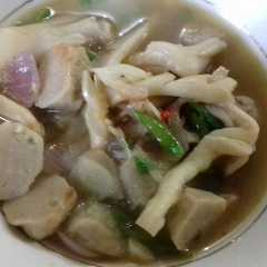 A picture of Tumis Jamur Tiram bakso.