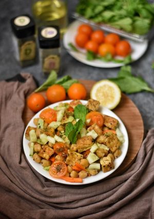 A picture of Tofu-Chickpeas Summer Salad.