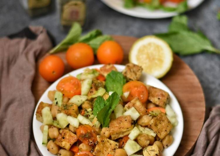 Tofu-Chickpeas Summer Salad