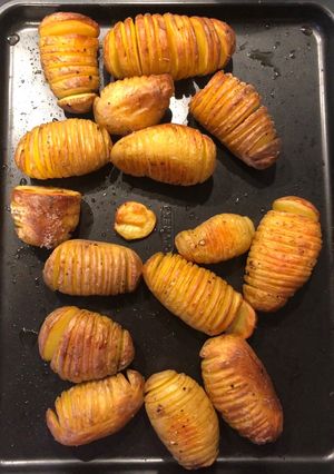 A picture of Easy hasselback new potatoes.