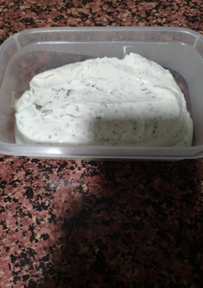 Una foto de Untable de Perejil y Albahaca