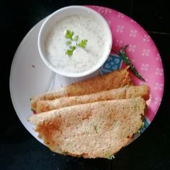 Oats uttapam A picture of Oats uttapam.