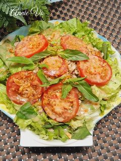 Hình của món Salad rau sống sốt mè rang thịt băm.