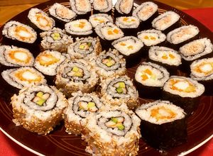 Foto principal de Maki y uramaki 🍣🍙🍚🍤🇯🇵🇯🇵🇯🇵