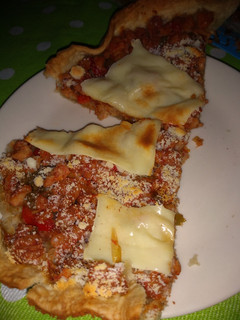 Una foto de Pizza de soja texturizada queso y aceitunas