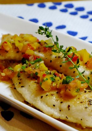 椒鹽香煎魚排佐芒果莎莎醬 的食譜成品照片