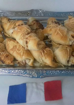 Une photo de Croissants chèvre miel lardons
