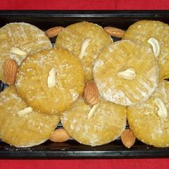 A picture of Besan malai peda.