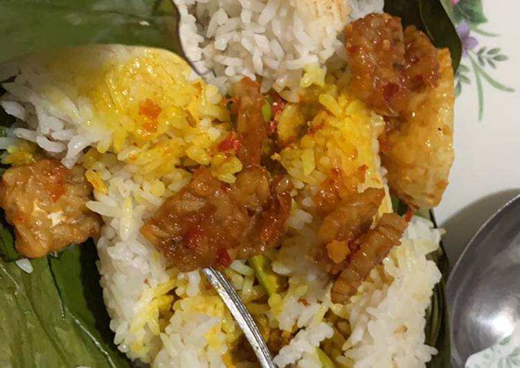 Langkah Mudah untuk Membuat Nasi bakar vegetarian (rice cooker) yang Enak Banget