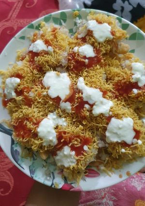 A picture of Papdi chaat.