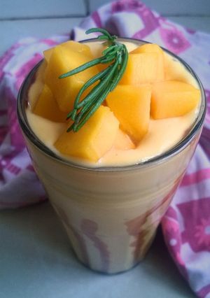 A picture of Rum&Raisin Chocolate Mango Lassi.