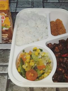 Foto resep BEKAL SUAMI (Oreg Tempe + Tumis Sayur Rainbow + Nugget Ayam)