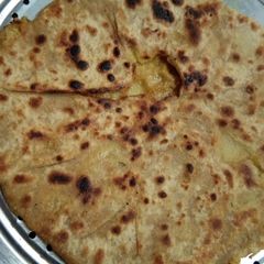 A picture of Aloo ka paratha.