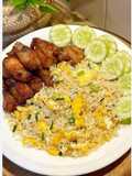 ข้าวผัดหมูทอด