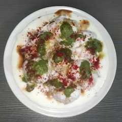 દહીં વડા (Dahi Vada Recipe In Gujarati) রেসিপির প্রধান ছবি