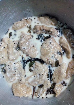 A picture of Dahi bara.