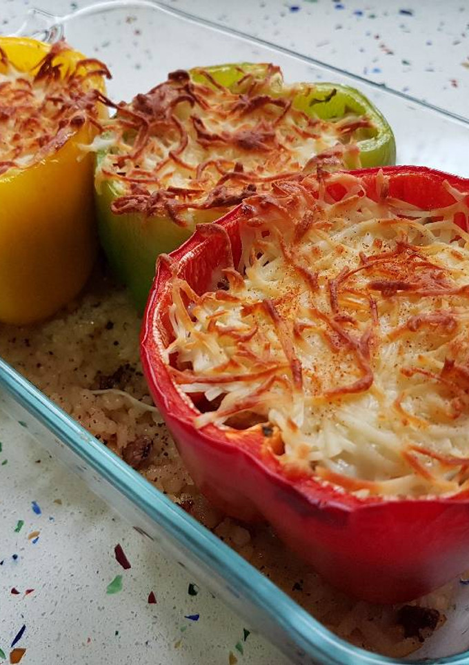 Una foto de Pimientos tricolor rellenos con setas y queso!!!