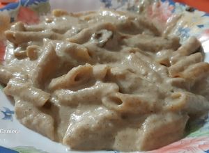 Foto principal de Macarrones integrales con salsa de champiñones y Cabrales