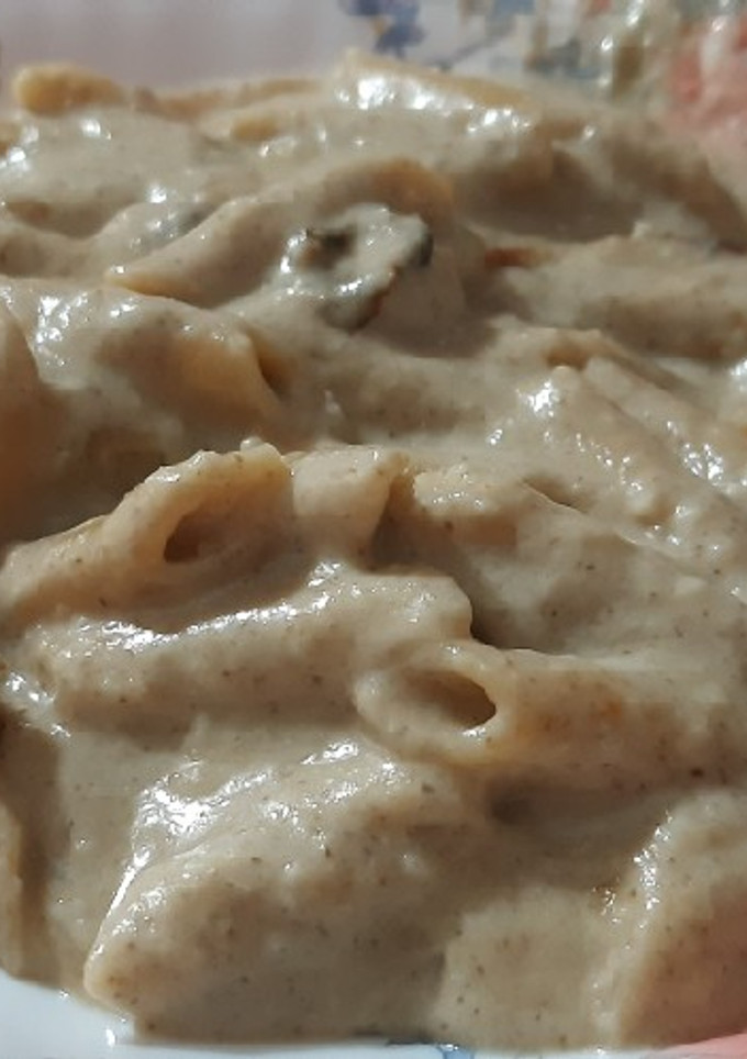 Una foto de Macarrones integrales con salsa de champiñones y Cabrales