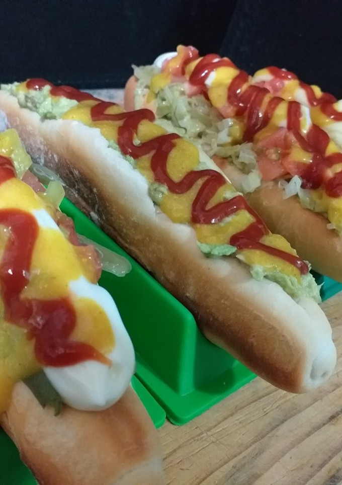 Una foto de Completos variados 🌭🌭🌭 (chacarero, alemán, especial, suizo)