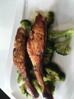 Una foto de Salmón a la plancha