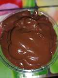 Postre de chocolate y palta