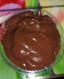 Postre de chocolate y palta