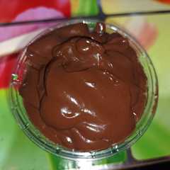 Una foto de Postre de chocolate y palta
