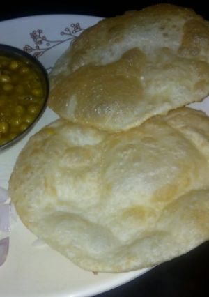 छोले भटूरे (chole bhature recipe in Hindi) रेसिपी मुख्य फोटो