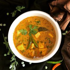 A picture of Matar Paneer Madra.