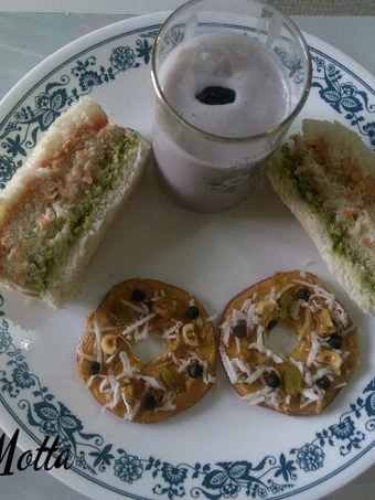 Recipe Apple slice donut, cold sandwich,blueberry-pomegrante smoothie the Delicious Really delicious