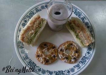 Easy Fast Cooking Apple slice donut cold sandwichblueberrypomegrante smoothie Delicious Simple