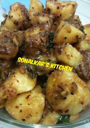A picture of Khatte aloo.