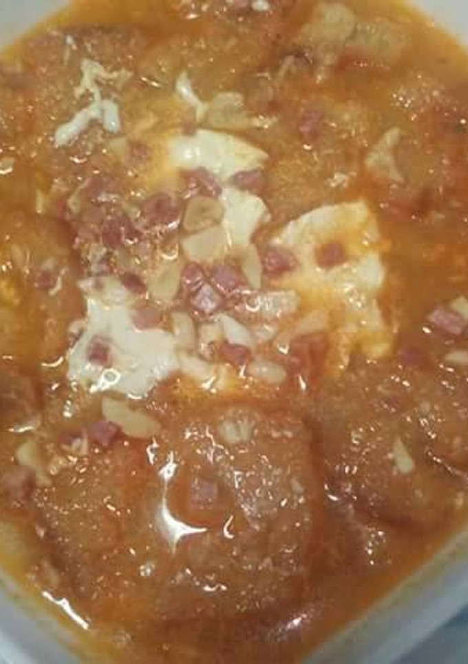Una foto de Sopa de ajo o sopa Castellana